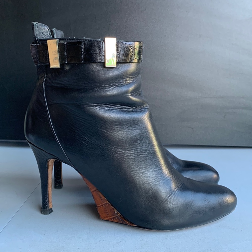 Carolina Espinosa Ankle Boots Women’s Size 9.5W Black Leather Croc Embossed Heel